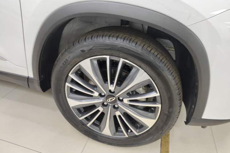 Used Chery Tiggo 8 PLUS 2024 Champion Edition 390TGDI DCT Bold Version 7-Seater