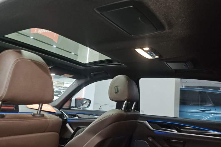 Used BMW 5 Series 2019 Restyled 525Li M Sport Package Headliner