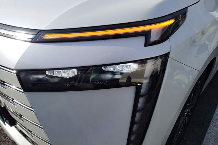 Used GAC Trumpchi Trumpchi E8 2024 Honor Series 2.0L Honor Edition