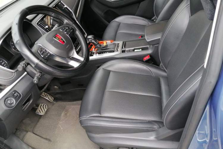 Used Roewe RX5 2016 20T Two-Wheel Drive Automatic Internet Smart Edition
