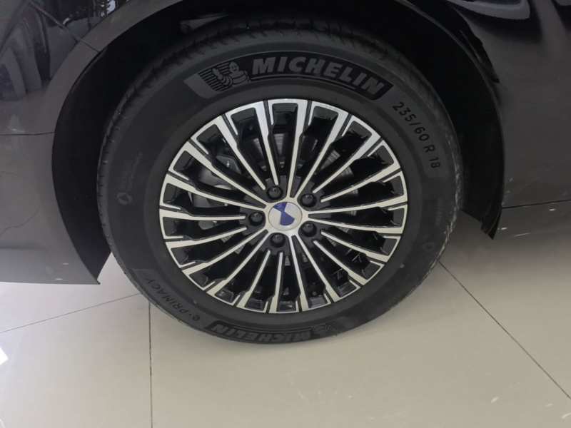 Used Denza D9 2022 DM-i 970 Four-Wheel Drive Prestige Model — 25