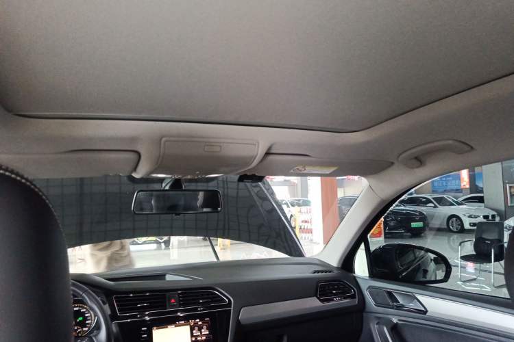 Used Volkswagen Tiguan L 2021 280TSI Automatic Two-Wheel Drive Smart Edition Headliner