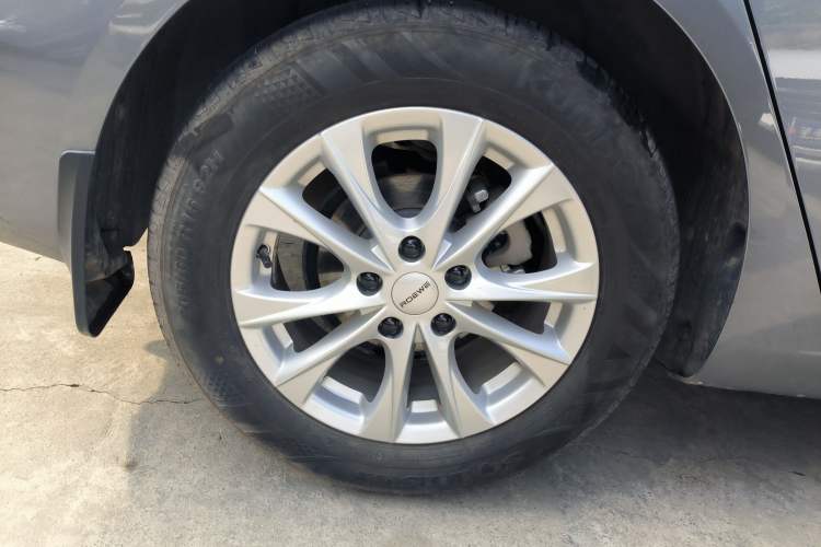 Used Roewe i5 2023 1.5L Manual Comfort Edition
