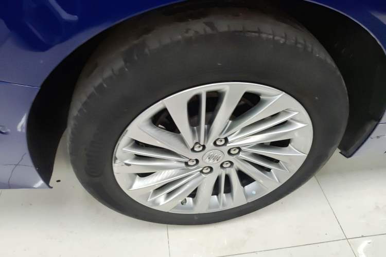 Used Buick Century 2023 2.0T Six-Seater Yinshi Edition
