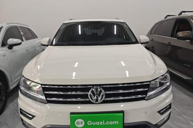 Used Volkswagen Tiguan L 2020 330TSI Automatic Two-Wheel Drive Panoramic Comfort Edition China VI Standard
