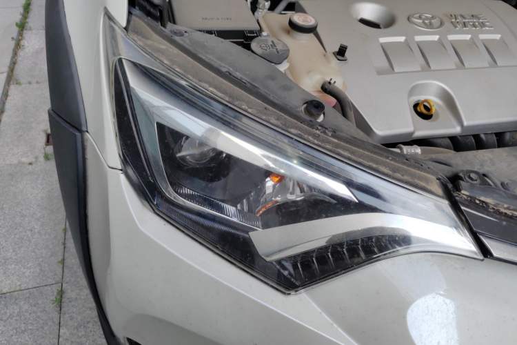 Used Toyota RAV4 2019 2.0L CVT Two-Wheel Drive Fashion X Limited Edition China V Standard
