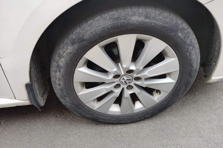 Used Volkswagen Lavida 2013 1.6L Manual Comfort Edition
