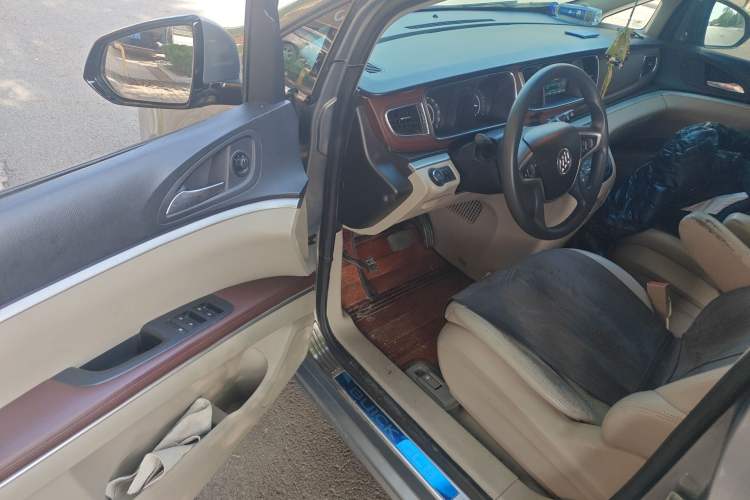 Used Buick GL8 2018 28T Comfort Model China VI Standard
