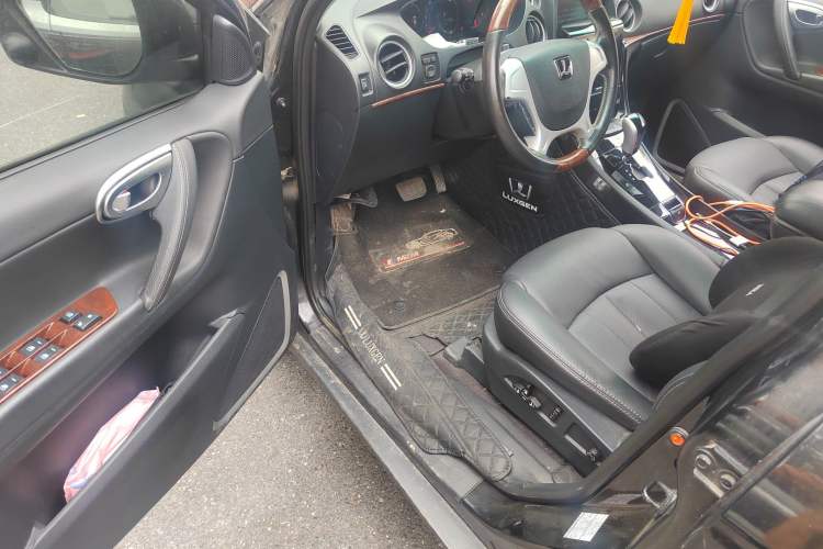 Used Luxgen Great 7 SUV 2015 2.2T Two-Wheel Drive Smart Version
