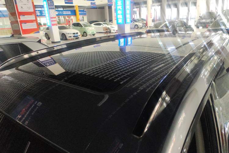 Used Chevrolet Orlando 2020 Light Hybrid Redline 530T Automatic Enjoyment Edition (5+2 Models) Roof