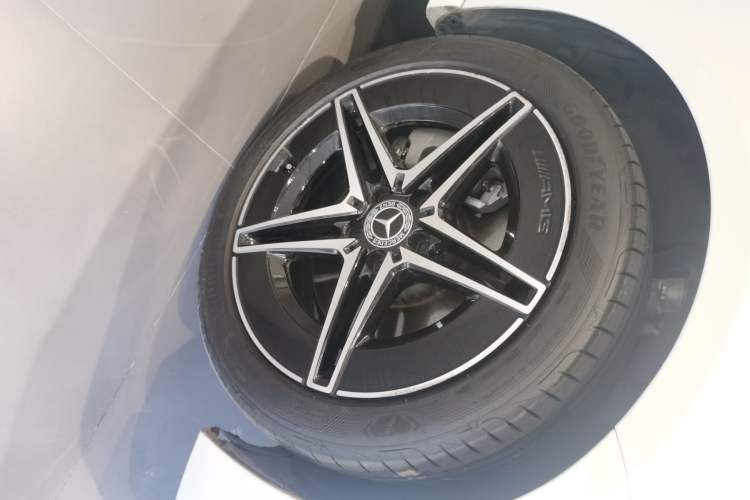 Used Mercedes-Benz C-Class 2024 Facelifted C-Class 260 L Night Edition Sports Version Exterior 4