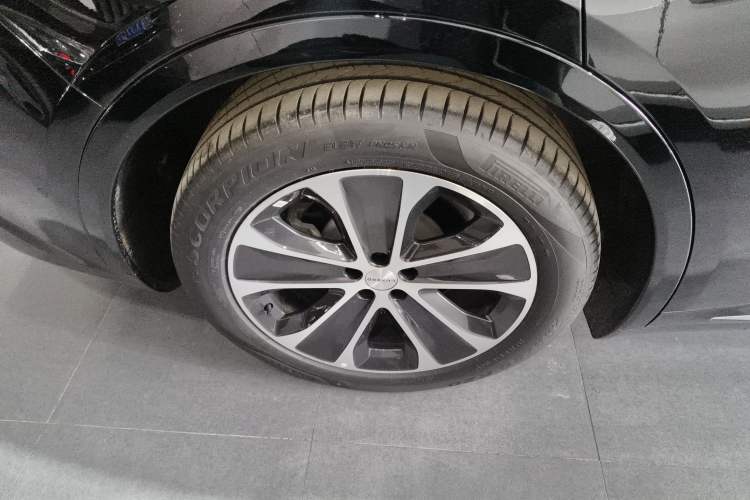 Used Hima Luxeed R7 2024 All-Electric 802 km Max