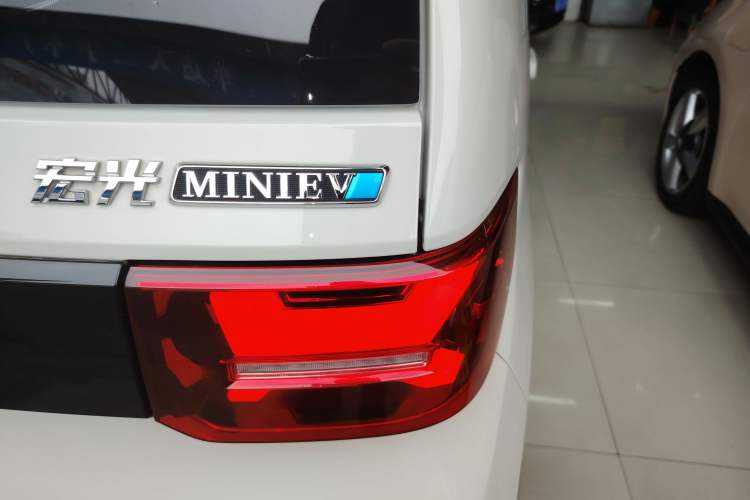 Used Wuling Hongguang MINIEV 2022 GAMEBOY 200km Gaming Edition with Lithium Iron Phosphate Right Rear Taillight