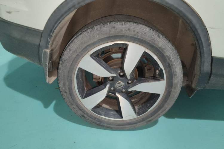 Used Nissan Qashqai 2016 2.0L CVT Luxury Edition Right Rear Wheel Hub