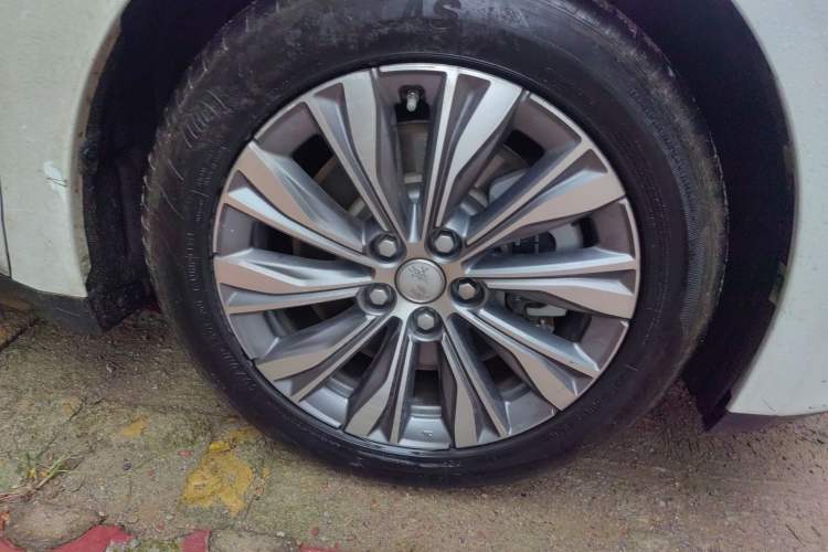 Used Hongqi E-QM5 2024 610 km PLUS
