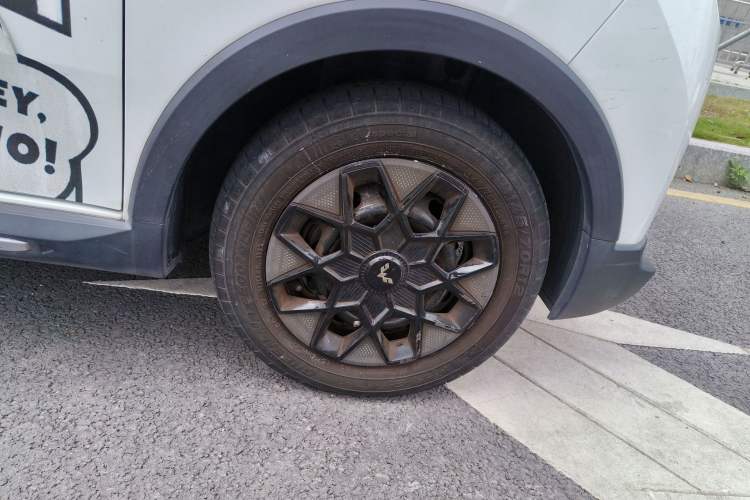 Used Wuling Hongguang MINIEV 2022 GAMEBOY 300km Play Edition Lithium Iron Phosphate Right Front Wheel Hub