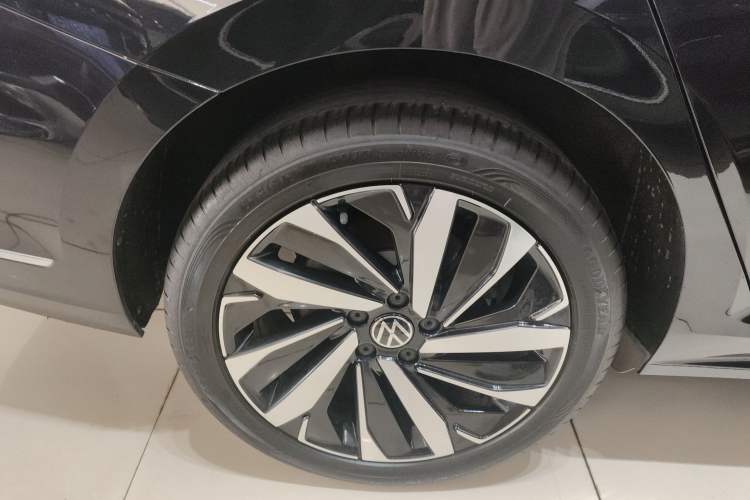 Used Volkswagen Passat 2023 Facelift 330TSI Luxury Edition