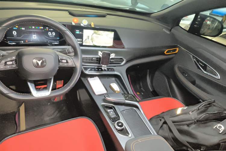 Used CHANGAN UNI-T 2022 2.0T Prestige Version Audio And AC Panel