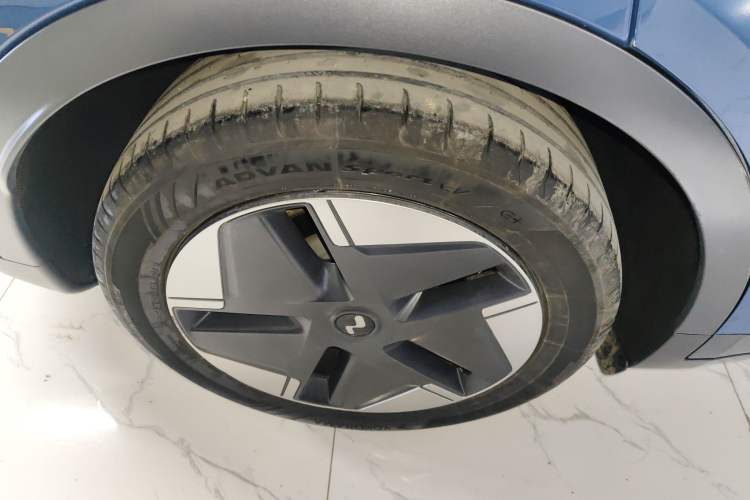 Used ONVO L60 2024 60 kWh All-Wheel Drive