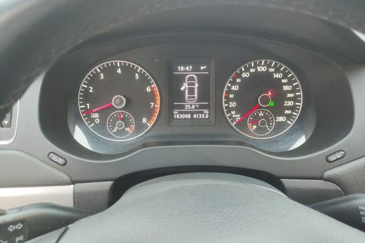 Used Volkswagen Sagitar 2014 Revised Version 1.4TSI Automatic Luxury Edition
