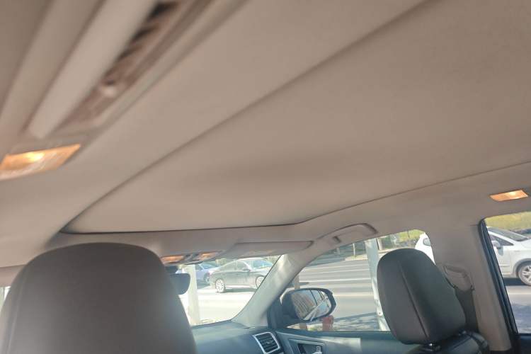 Used Toyota Highlander 2018 2.0T Four-Wheel Drive Luxury Edition 7 Seats China V Emission Standard Headliner