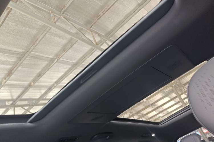 Used Dongfeng eπ eπ008 2024 210Max Range-Extended Version 6 Seats