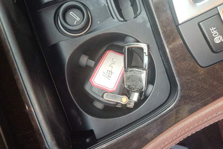 Used BMW 5 Series 2017 525Li Leading Model
