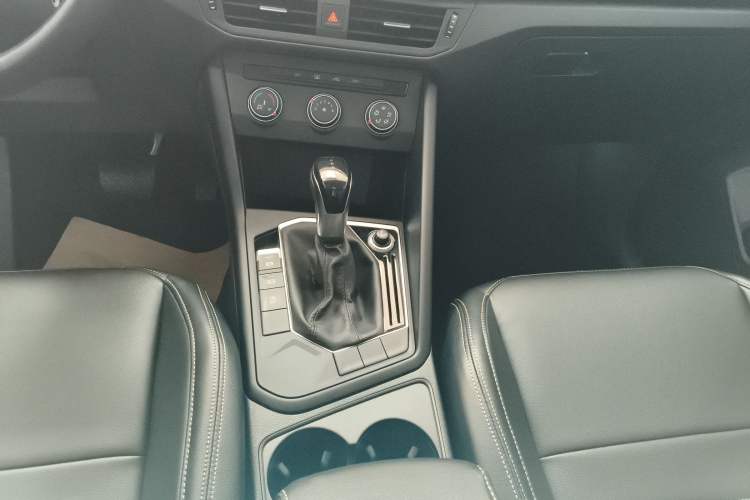 Used Volkswagen Tayron 2020 280TSI Two-Wheel Drive Comfort Connect Edition Gear Lever