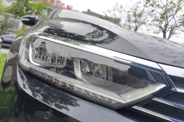 Used Volkswagen Magotan 2018 330TSI DSG Luxury Model Right Front Headlight