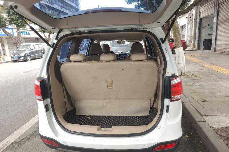 Used Baojun 730 2014 1.5L manual Comfort ESP version 7 seats
