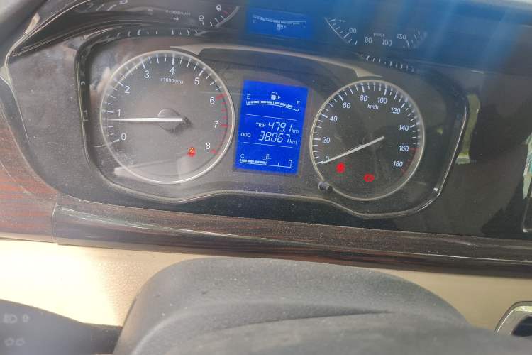 Used CHANGAN KUAYUE Xing V3 2023 1.5L Gasoline Comfort-Grade 5-Seater Van