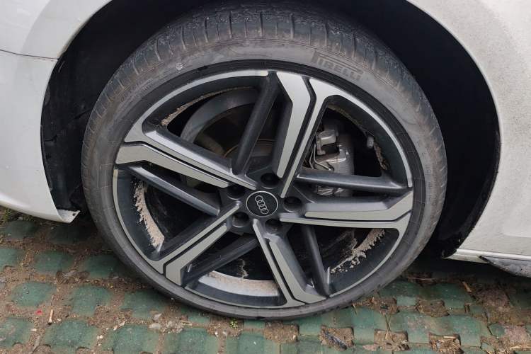 Used Audi A4L 2024 40 TFSI Luxury Dynamic Edition Left Front Wheel Hub