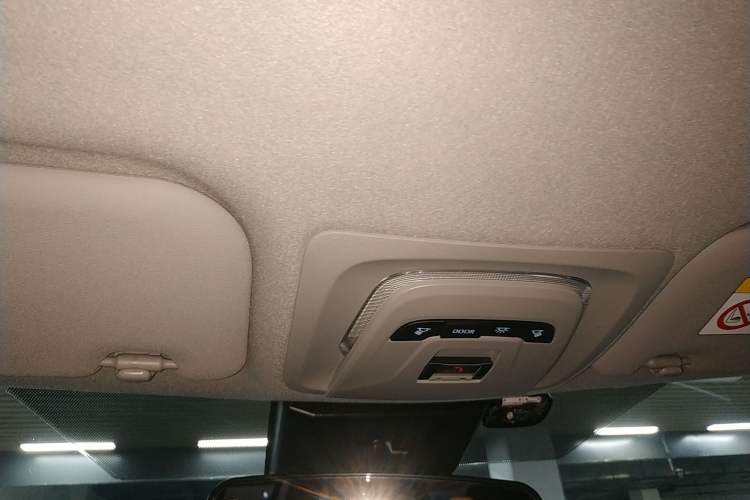 Used Toyota Levin 2024 Smart Electric Hybrid Dual-Engine 1.8L Leading Edition
