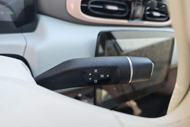 Used Leapmotor T03 2024 310 Comfort Edition Gear Lever