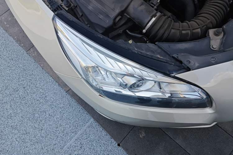 Used Chevrolet Malibu 2014 2.0L Automatic Comfort Edition Right Front Headlight