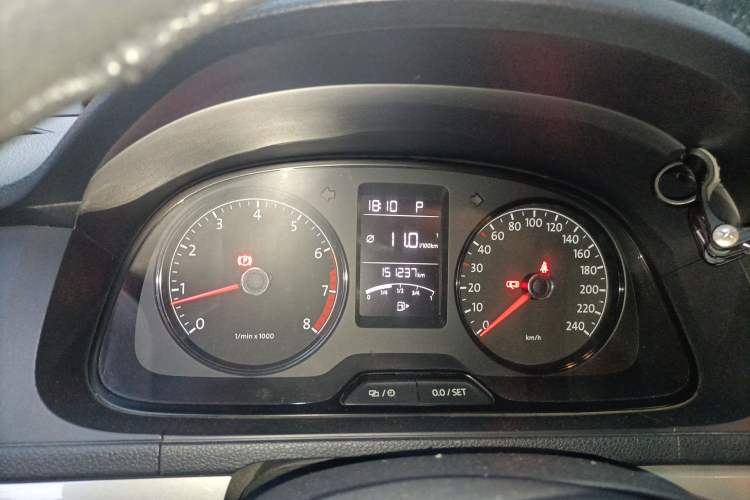 Used Volkswagen Gran Lavida 2013 1.6L Automatic Fashion Model
