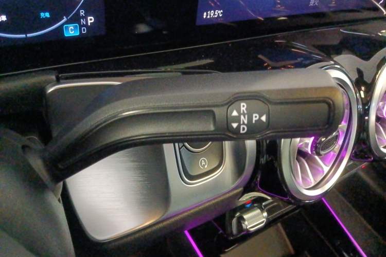 Used Mercedes-Benz GLB 2024 GLB 220 Fashion Model
