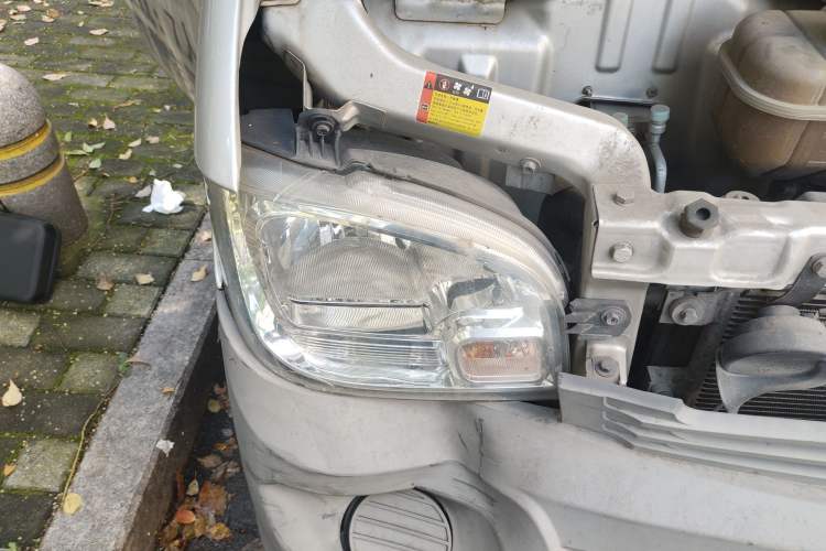 Used Wuling Zhiguang 2015 1.2L Practical LS-I Model Right Front Headlight