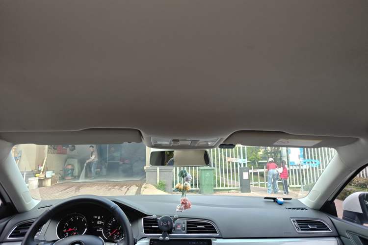 Used Volkswagen Lamando 2015 230TSI DSG Fashion Edition Headliner