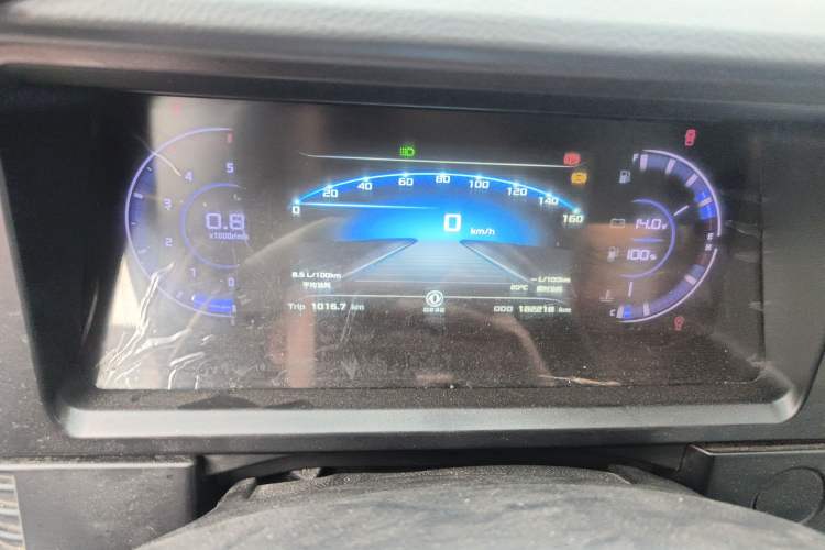 Used Dongfeng Yufeng 2023 V9+ 2.3T Manual Rear-Drive Dual Rear Tires Long Wheelbase High-Roof 3-Seater Cargo Van Instrument Cluster