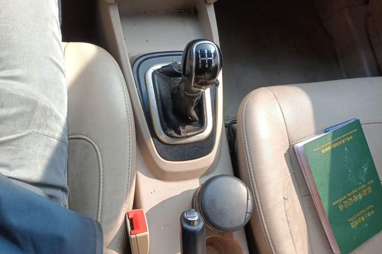 Used Karry K50 2015 1.5L Manual Luxury Model Gear Lever