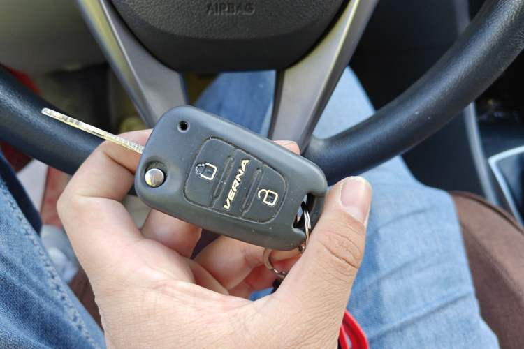 Used Hyundai Verna (older generation) 2014 1.4L Manual Smart GLS Trim Vehicle Key