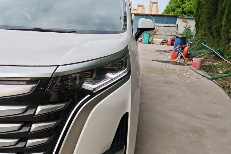 Used Denza D9 2022 DM-i 970 Four-Wheel Drive Flagship Model
