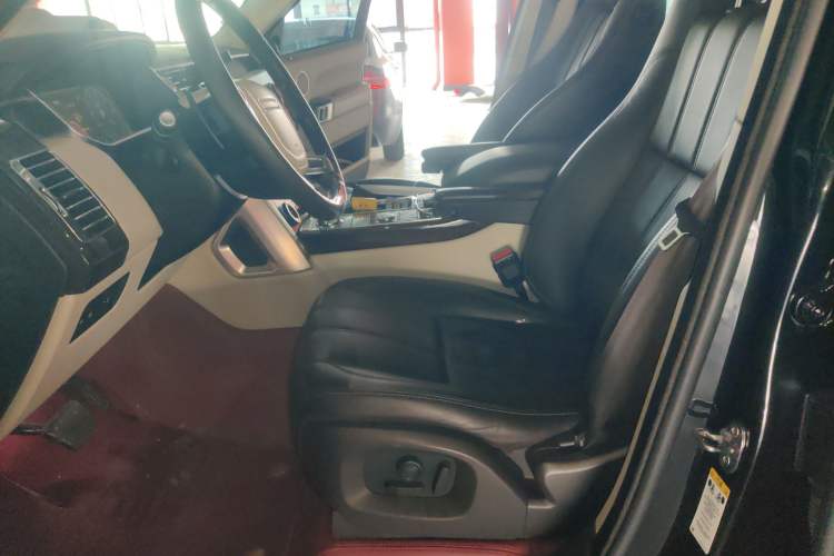 Used Land Rover Range 2017 3.0 SC V6 Vogue Extended Version Left Front Seat