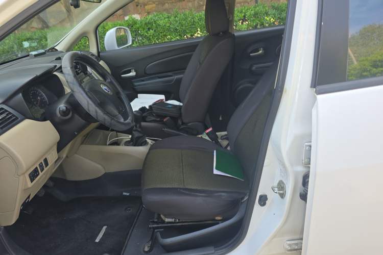 Used Venucia R50 2013 1.6L Manual Fashion Edition