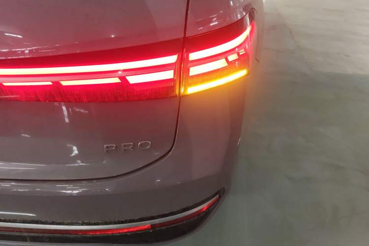 Used Volkswagen Passat 2025 Pro 380TSI Dragon Supreme Edition
