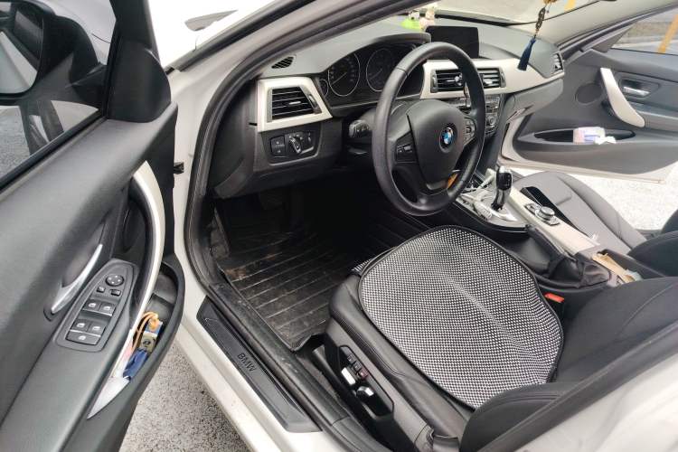 Used BMW 3 Series 2016 320i Fashion Model
