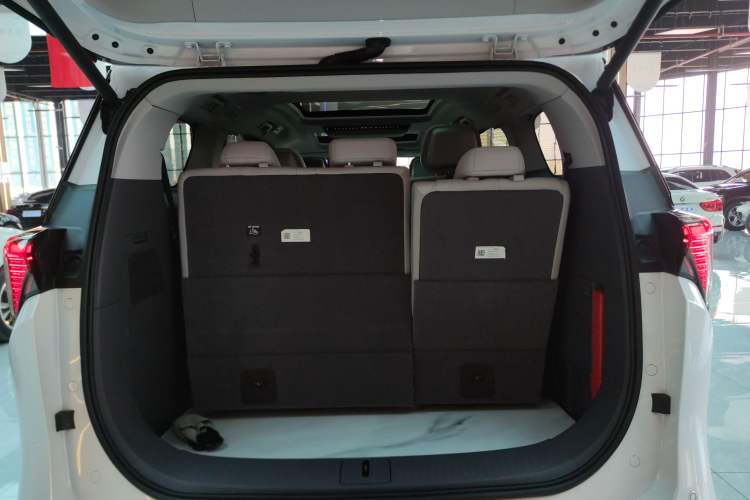 Used Buick GL8 2025 Lu Zun Deluxe Edition Trunk