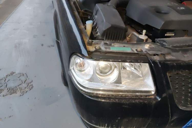 Used Volkswagen Santana Vista 2008 1.8L Manual Comfort Edition Right Front Headlight