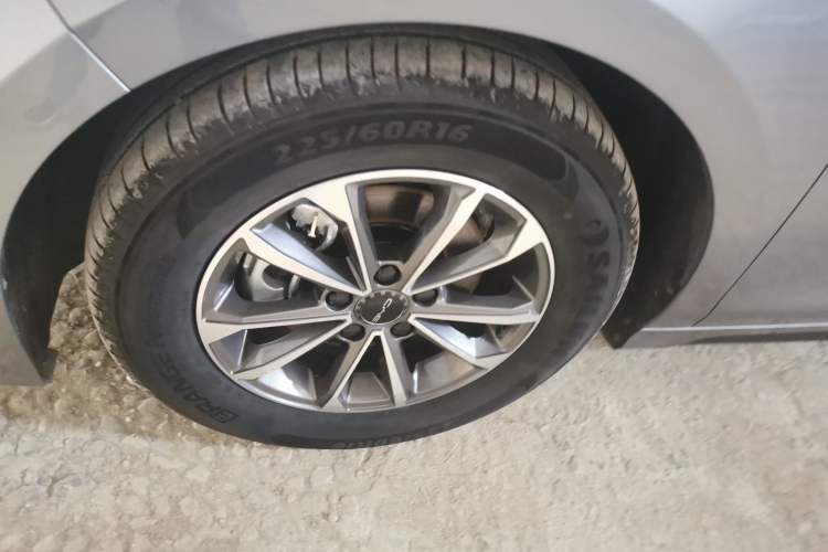 Used BYD Destroyer 05 2024 HONOR Edition DM-i 55KM Luxury Model Left Front Wheel Hub